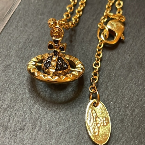 VIVIENNE Westwood small gold tone pendant necklace - Picture 2 of 2